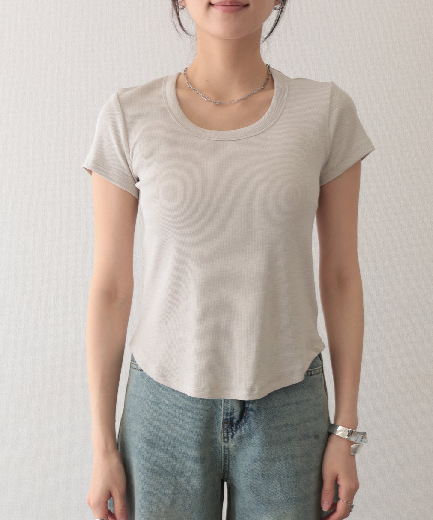 ラウンドネック バック カットアウト 半袖 Tシャツ