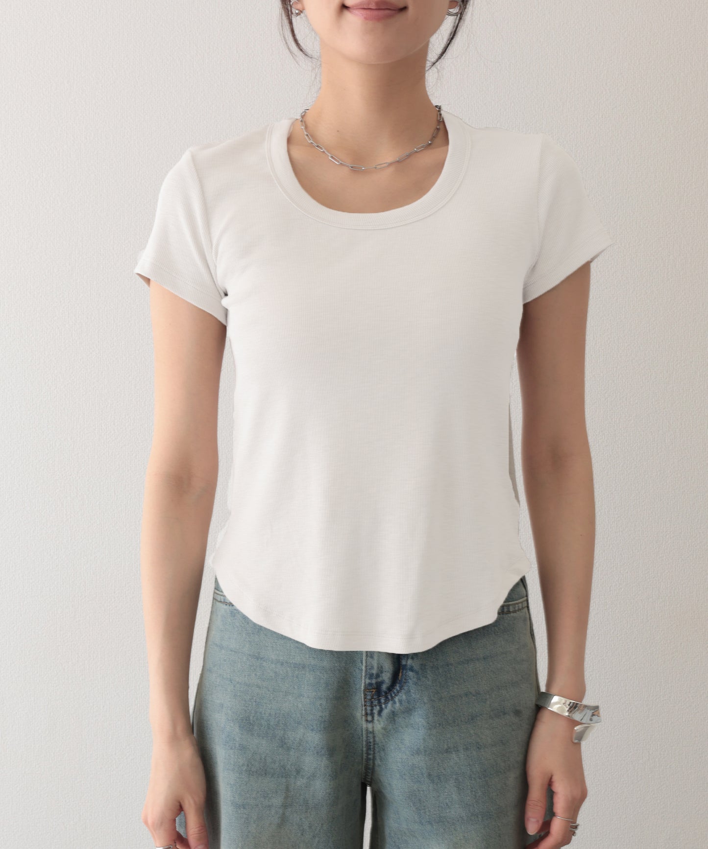 ラウンドネック バック カットアウト 半袖 Tシャツ