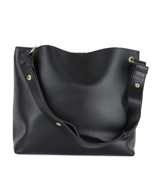 大容量 ポーチ付きショルダーバッグ