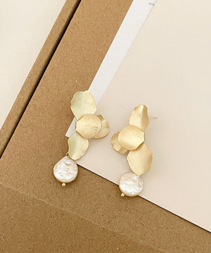 メタリック フラワー 凹凸 パール ピアス