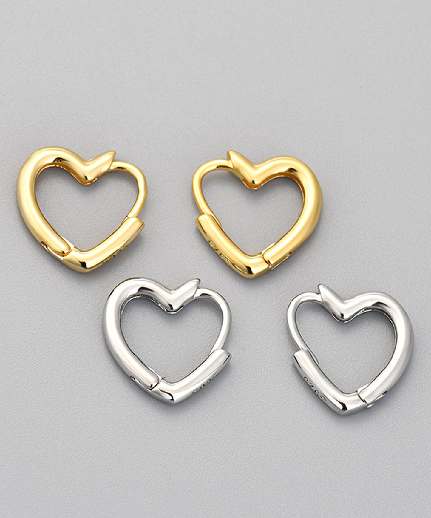 メタリック ミニマル ハート フープ ピアス