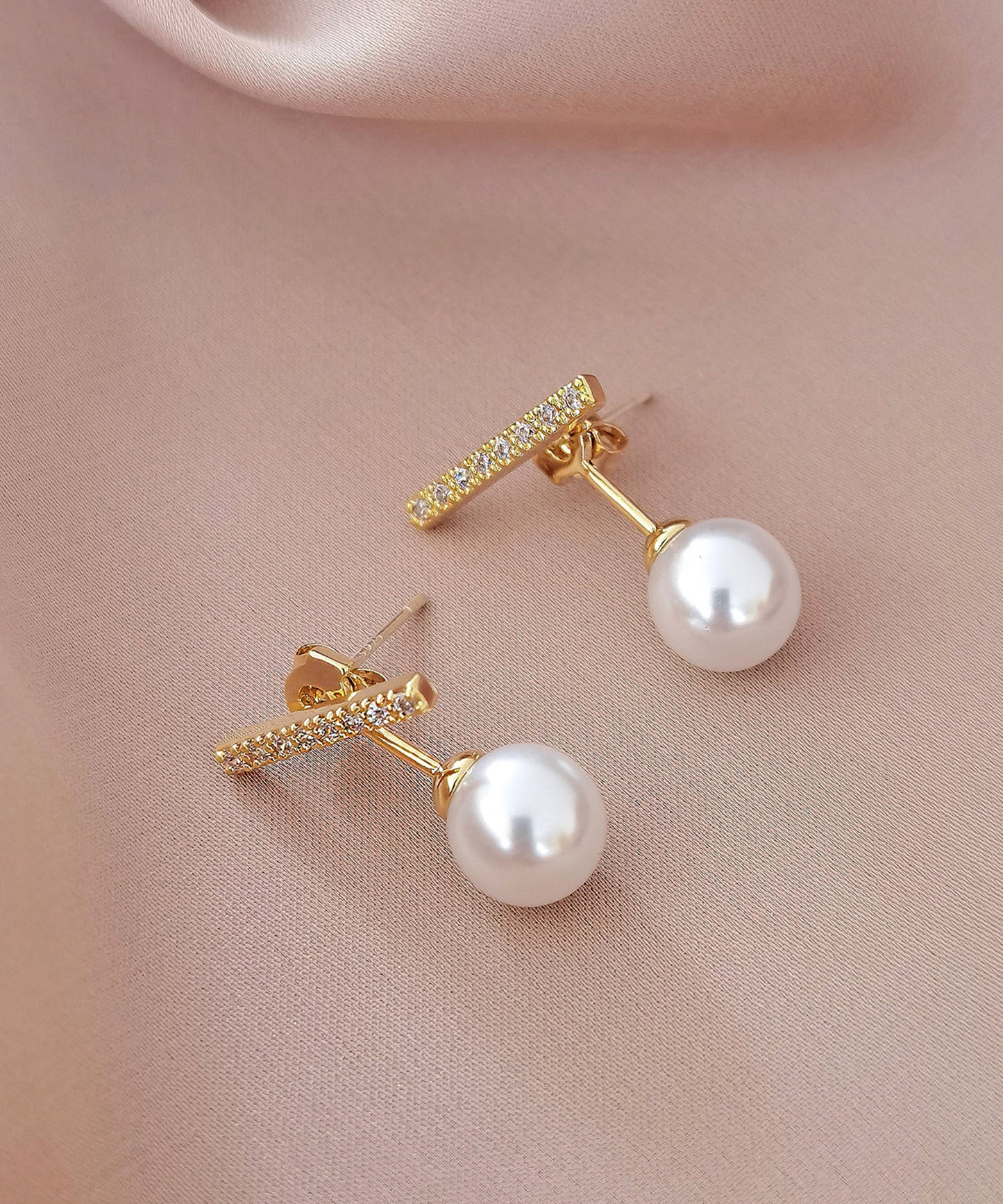 ビジュー ライン パール デザイン ピアス