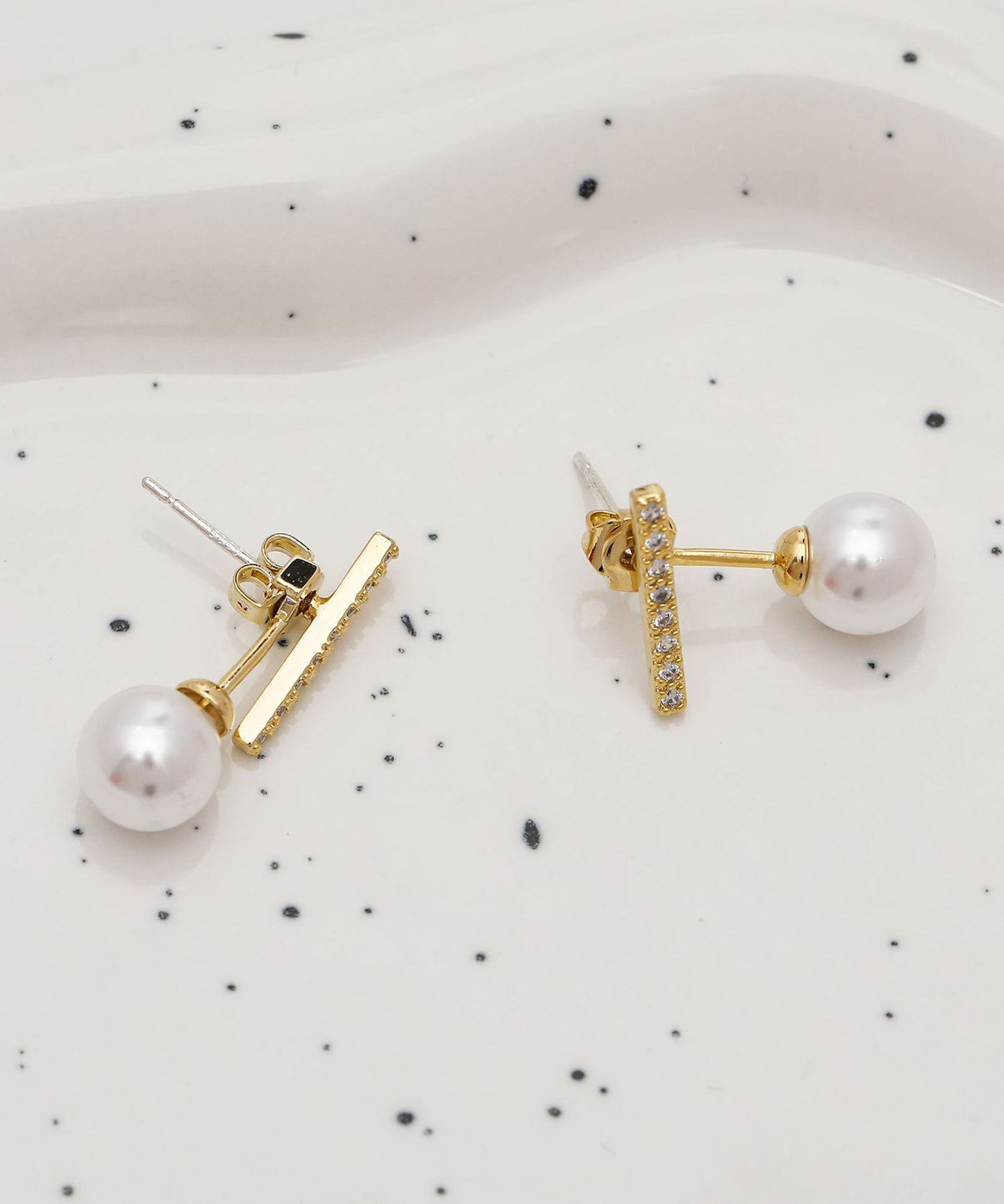ビジュー ライン パール デザイン ピアス