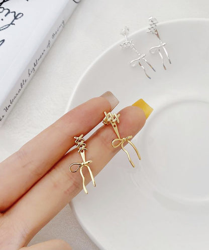 メタリック レースアップ リボン デザイン ピアス