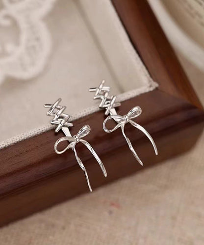 メタリック レースアップ リボン デザイン ピアス