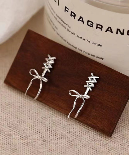 メタリック レースアップ リボン デザイン ピアス