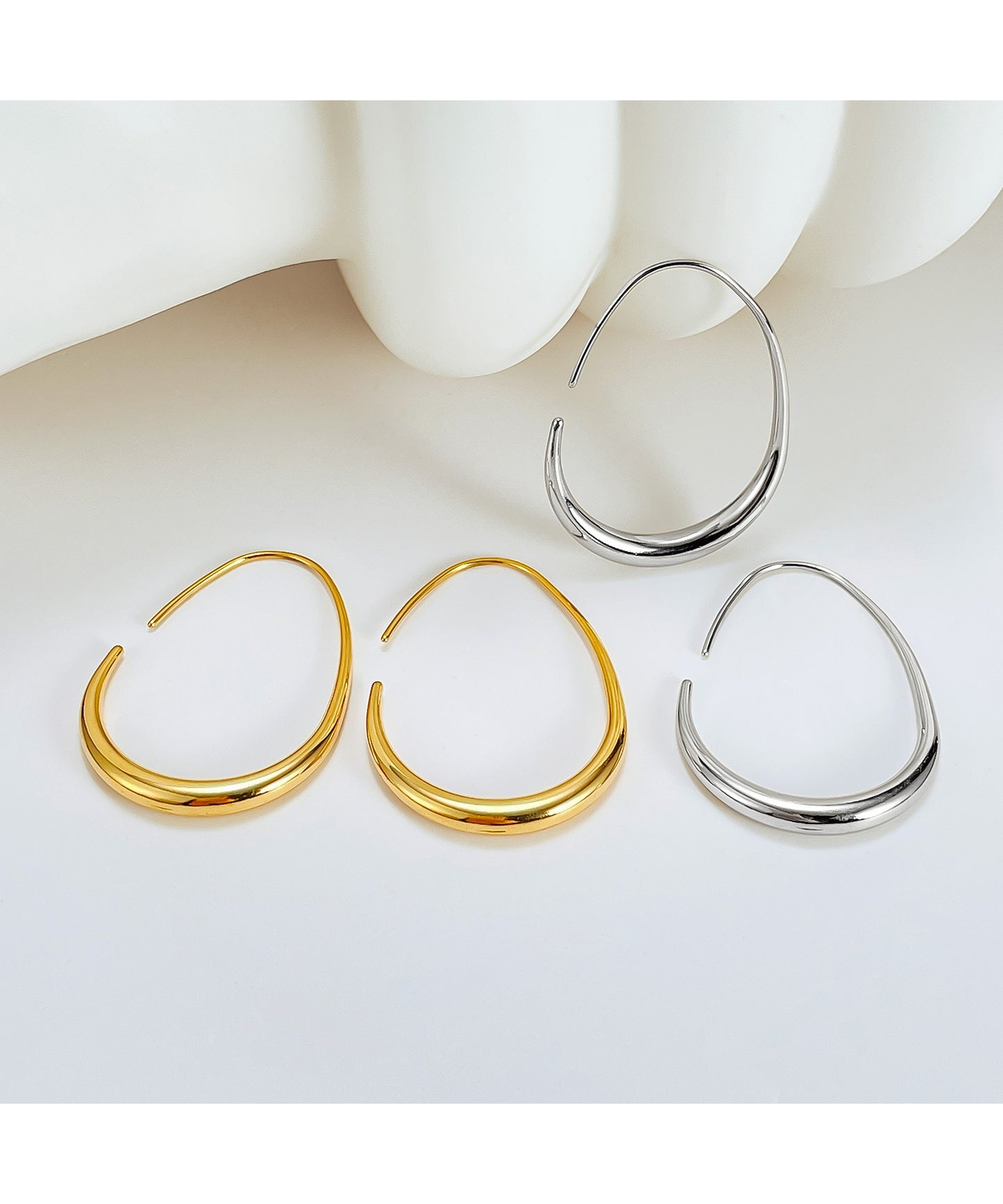 ドロップ ライン ミニマル フープ ピアス
