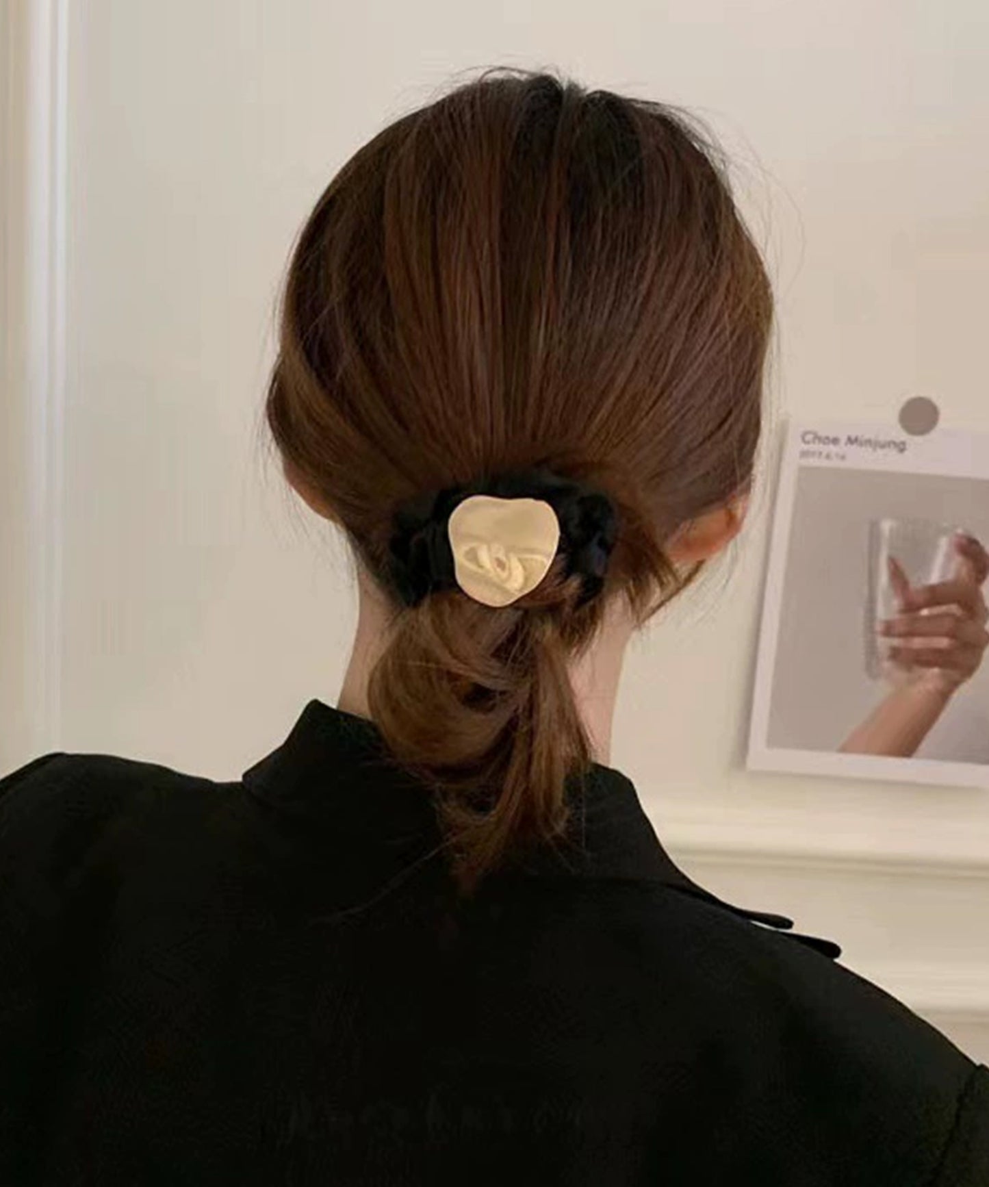 メタリック モチーフ付き ベロア シュシュ ヘアゴム