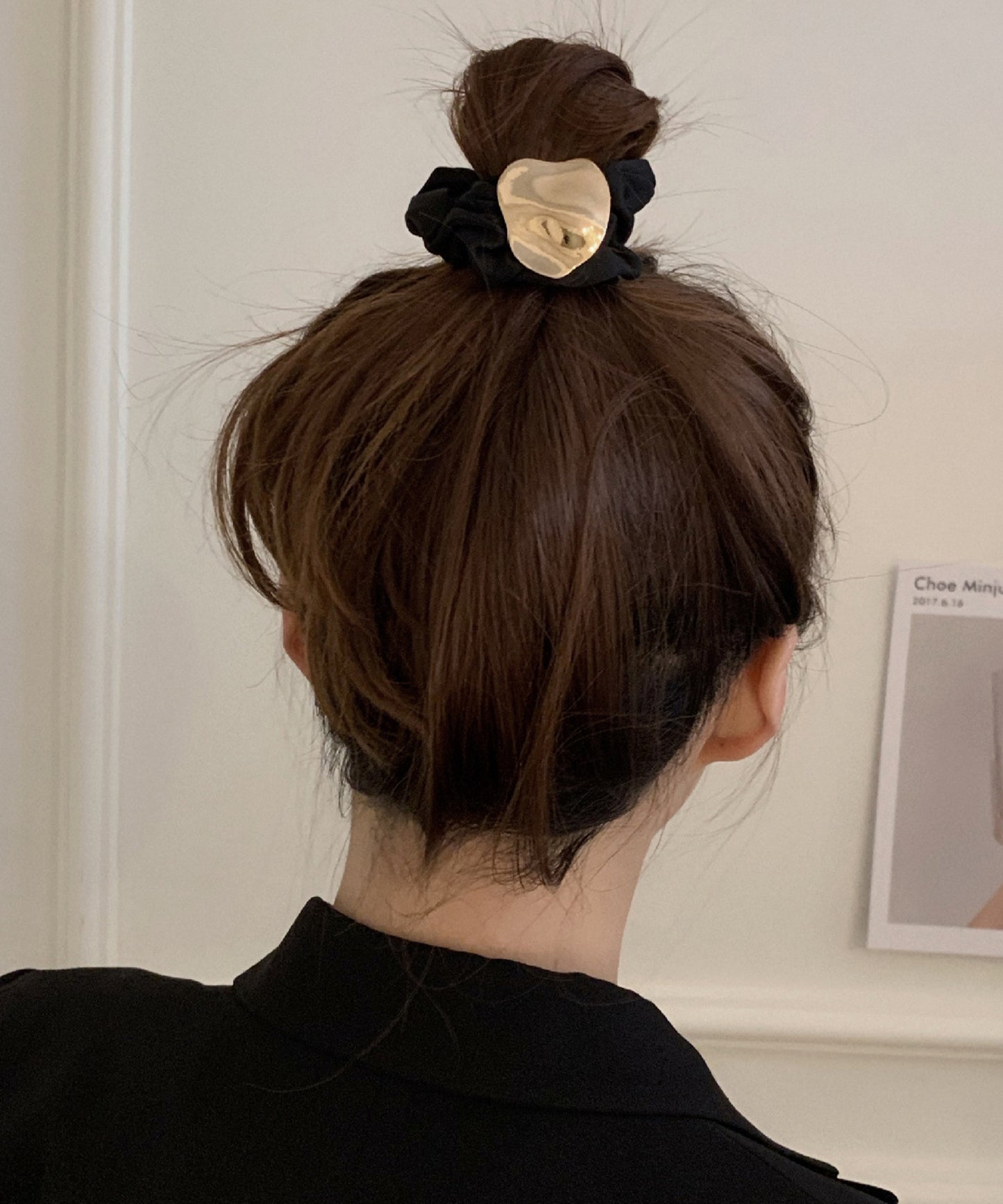 メタリック モチーフ付き ベロア シュシュ ヘアゴム