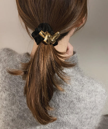 メタリック モチーフ付き ベロア シュシュ ヘアゴム