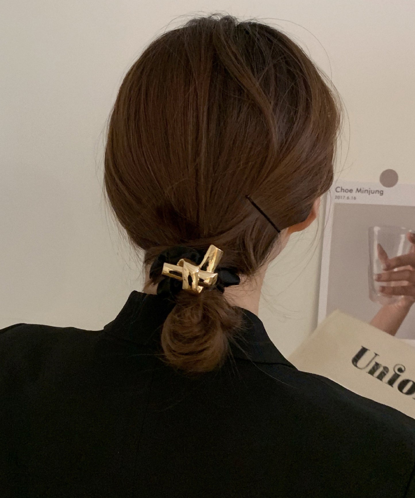 メタリック モチーフ付き ベロア シュシュ ヘアゴム