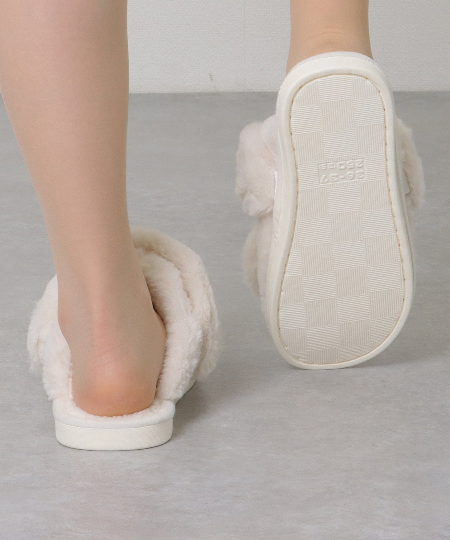 3D ラビット デザイン ファー スリッパ