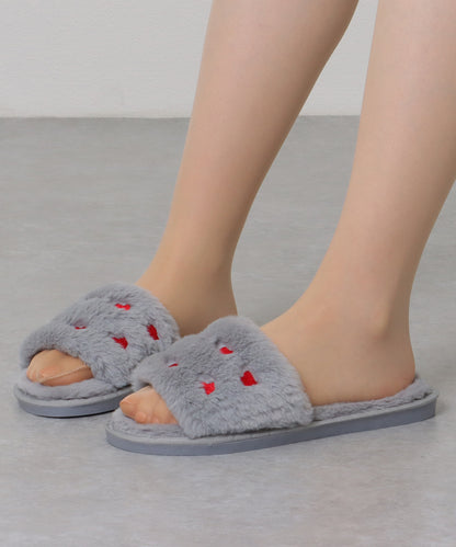 ハート 刺繍 オープン ファー スリッパ