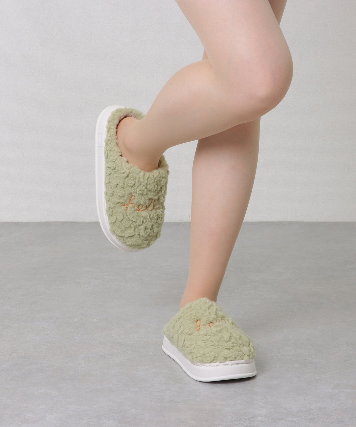 ロゴ 刺繍 厚底 保温 ルーム シューズ