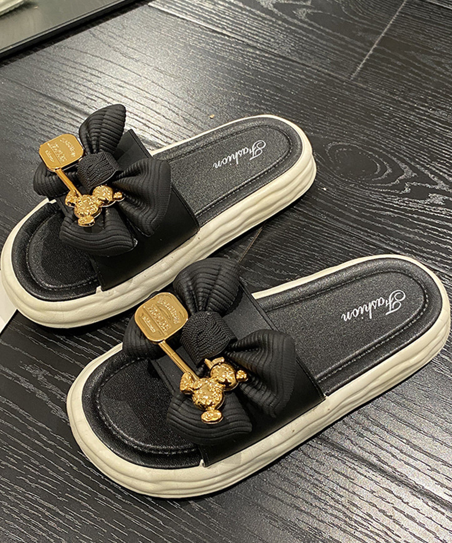 リボン メタル モチーフ フラット サンダル