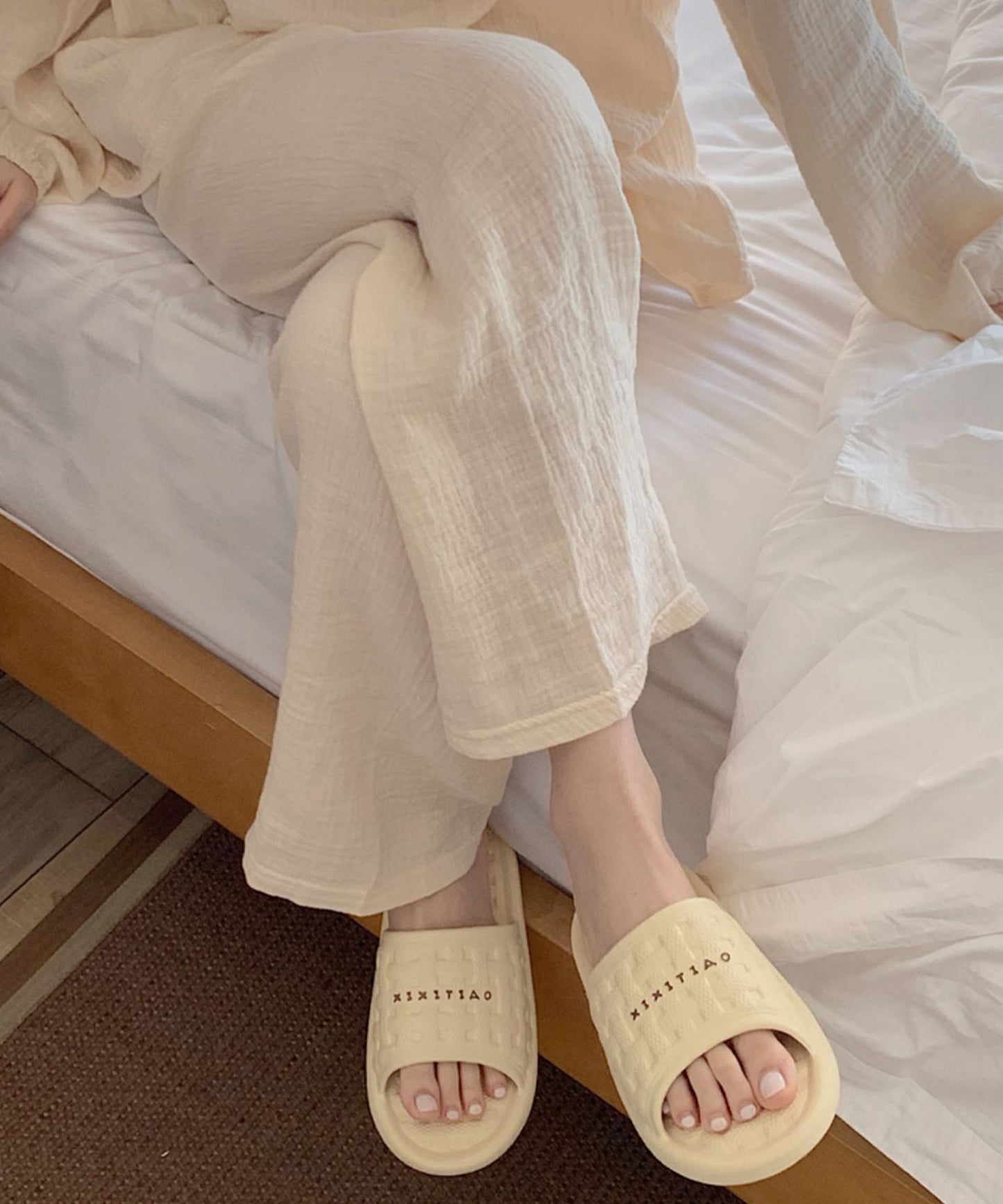 バスケット柄 ロゴ EVA オープン フラット サンダル