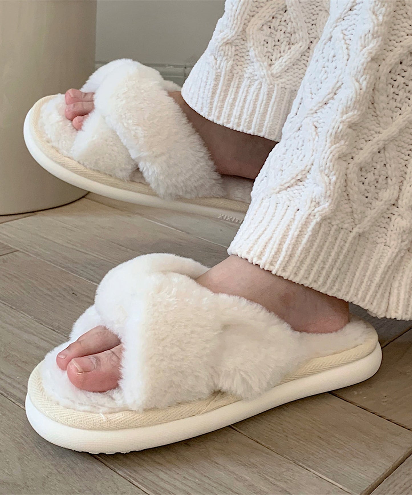 ファー ツイスト クロスデザイン フラット スリッパ ルームシューズ