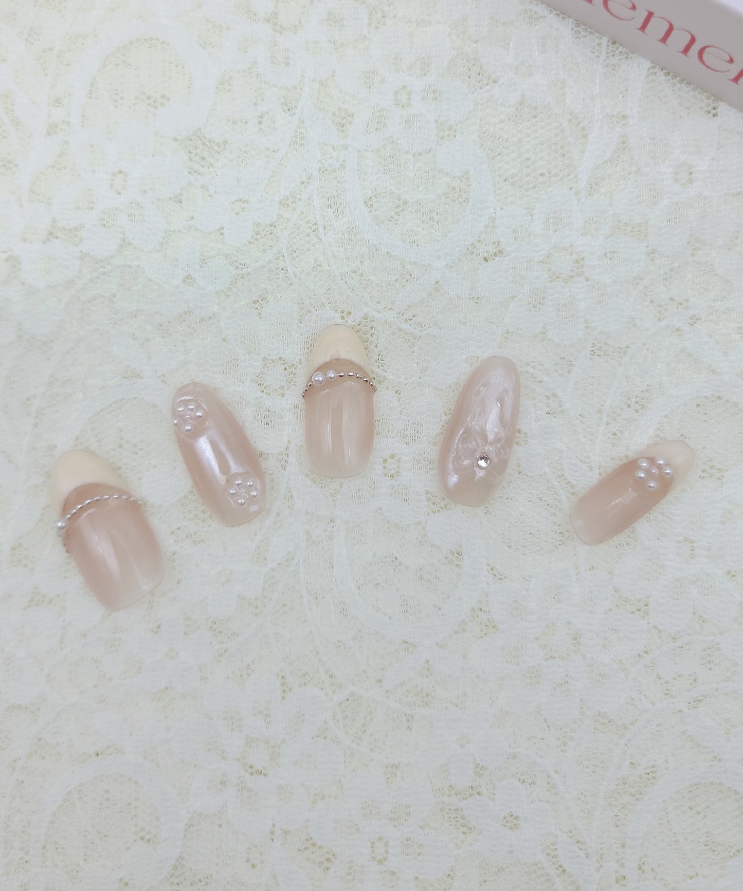 パール リボン フレンチ オーバル ネイルチップ