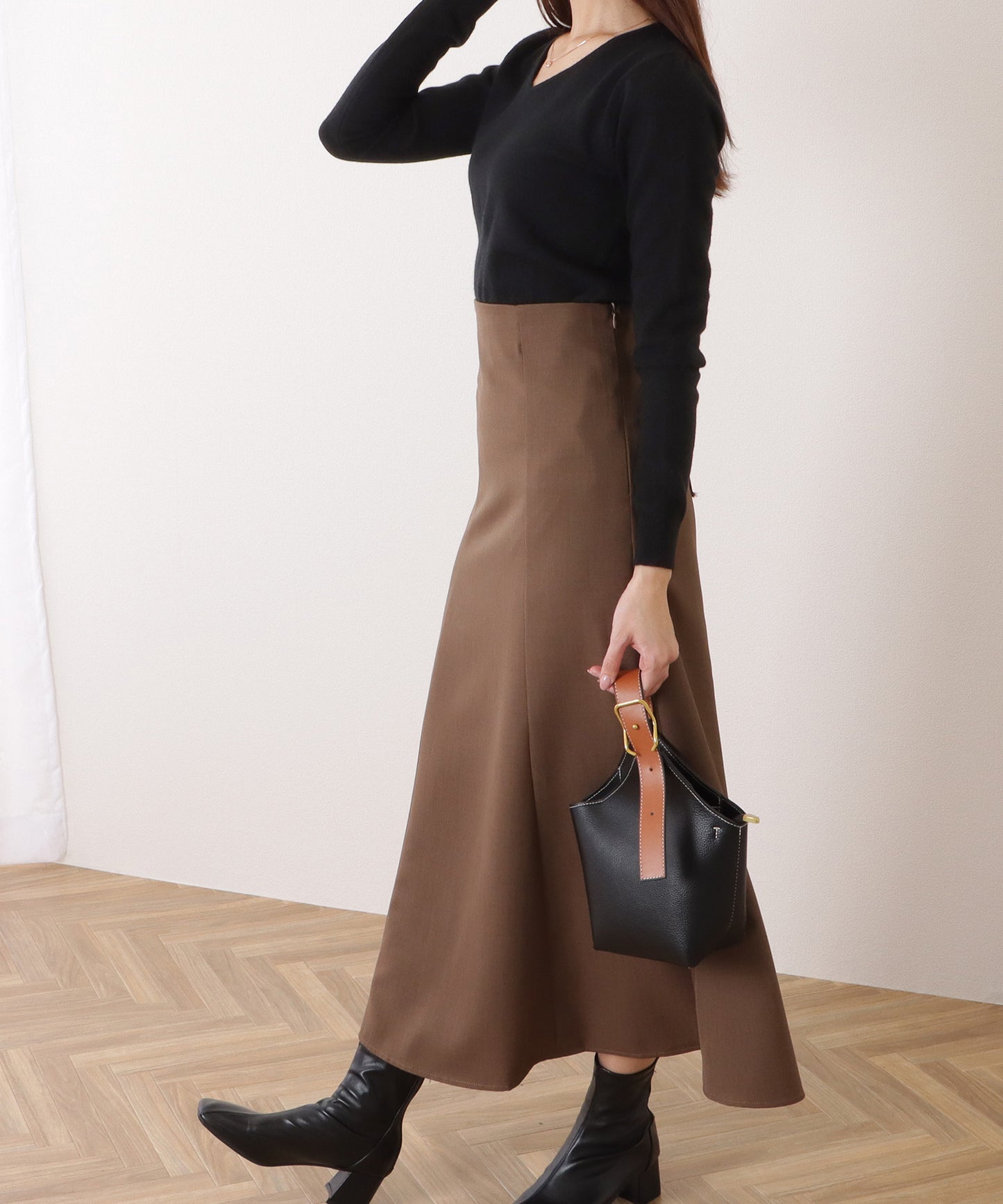 Vネックカシミヤタッチスフレニットプルオーバー