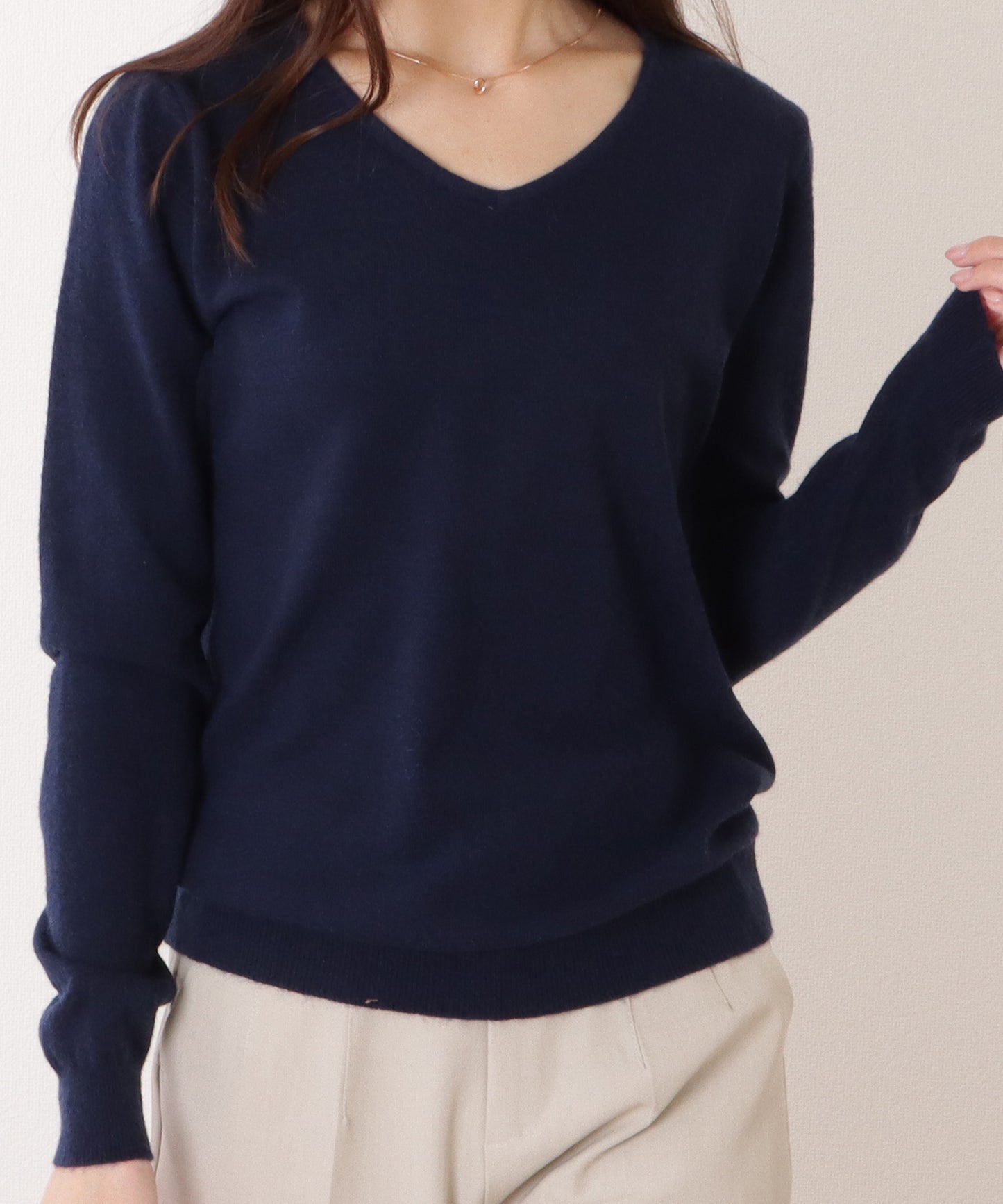 Vネックカシミヤタッチスフレニットプルオーバー