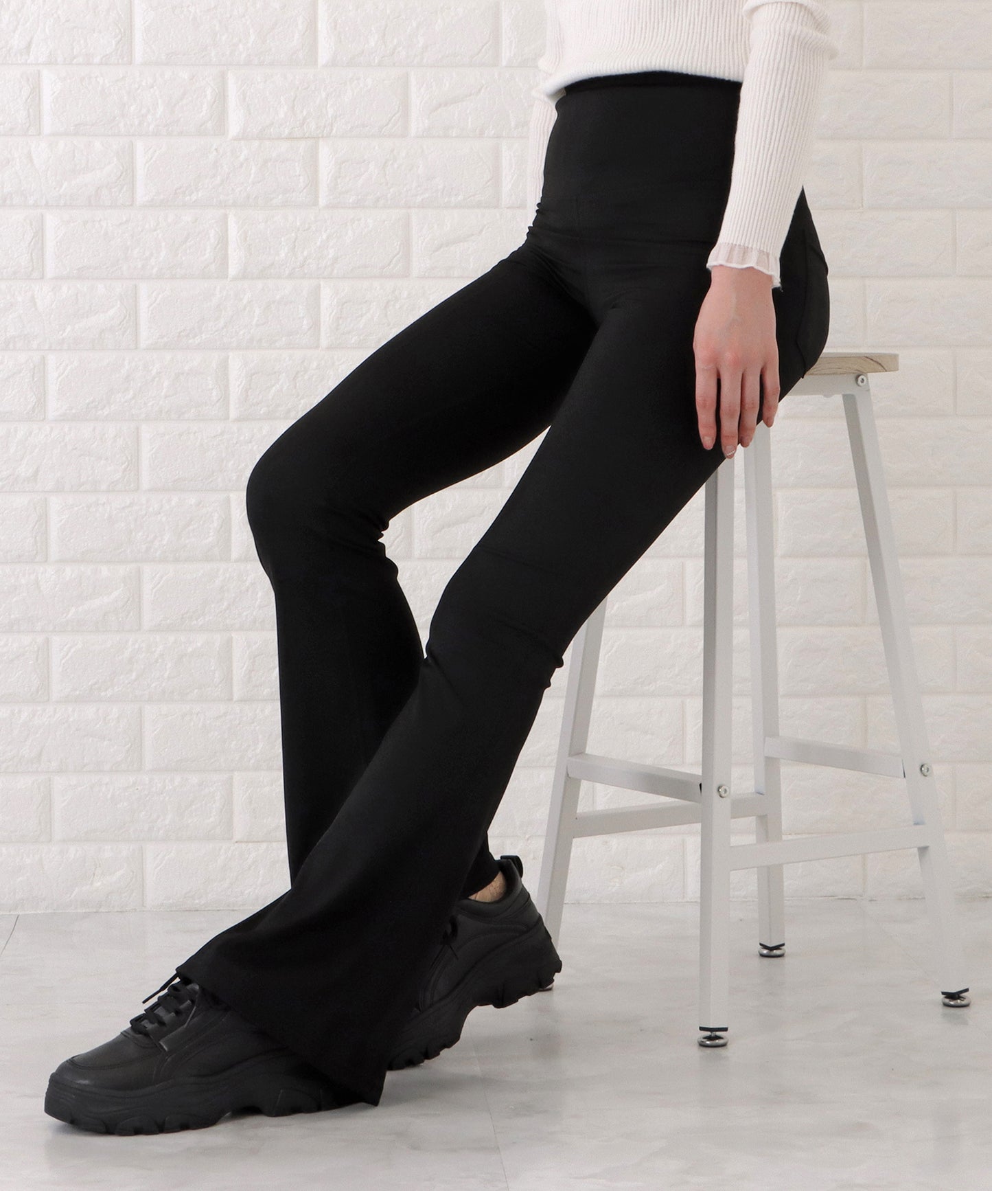 美シルエットシンプルスリムフレアパンツ