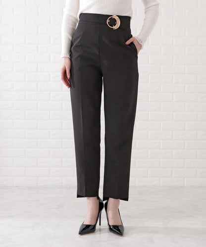 リングバックル付きタックストレートパンツ