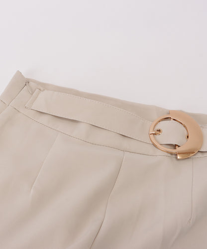 リングバックル付きタックストレートパンツ
