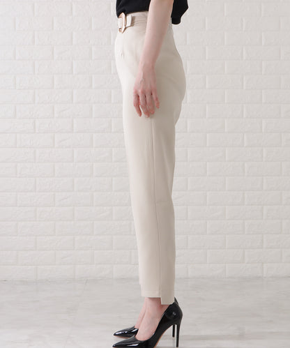 リングバックル付きタックストレートパンツ