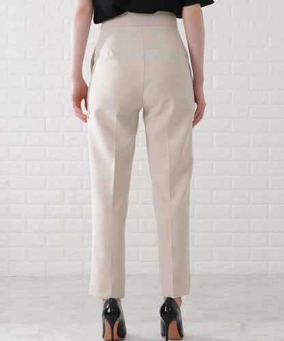 リングバックル付きタックストレートパンツ