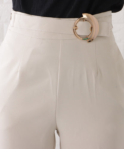リングバックル付きタックストレートパンツ