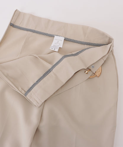リングバックル付きタックストレートパンツ