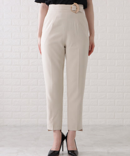リングバックル付きタックストレートパンツ