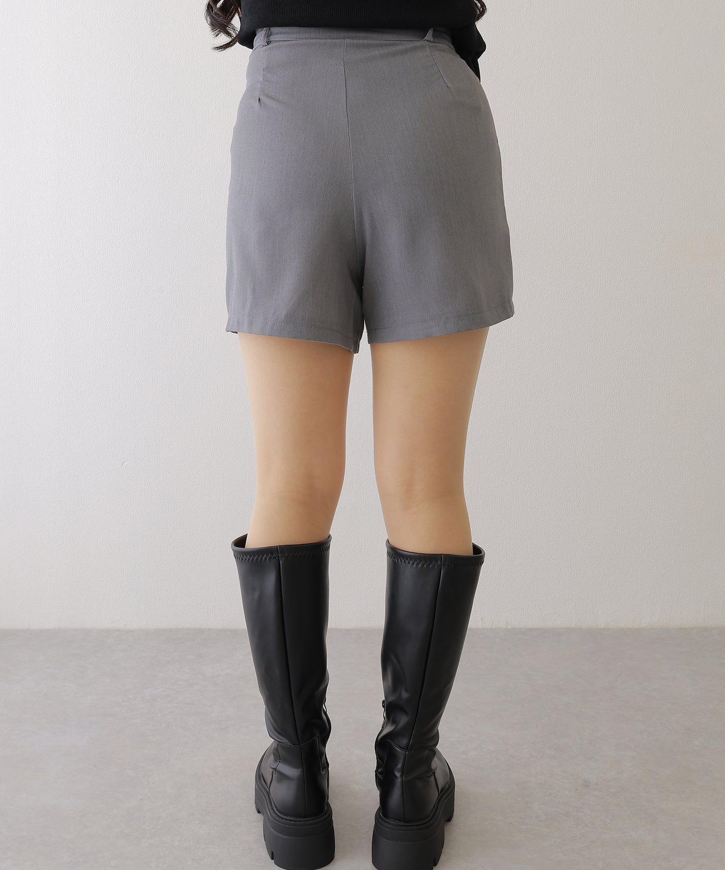 タック ハイウエスト フレア ショート パンツ