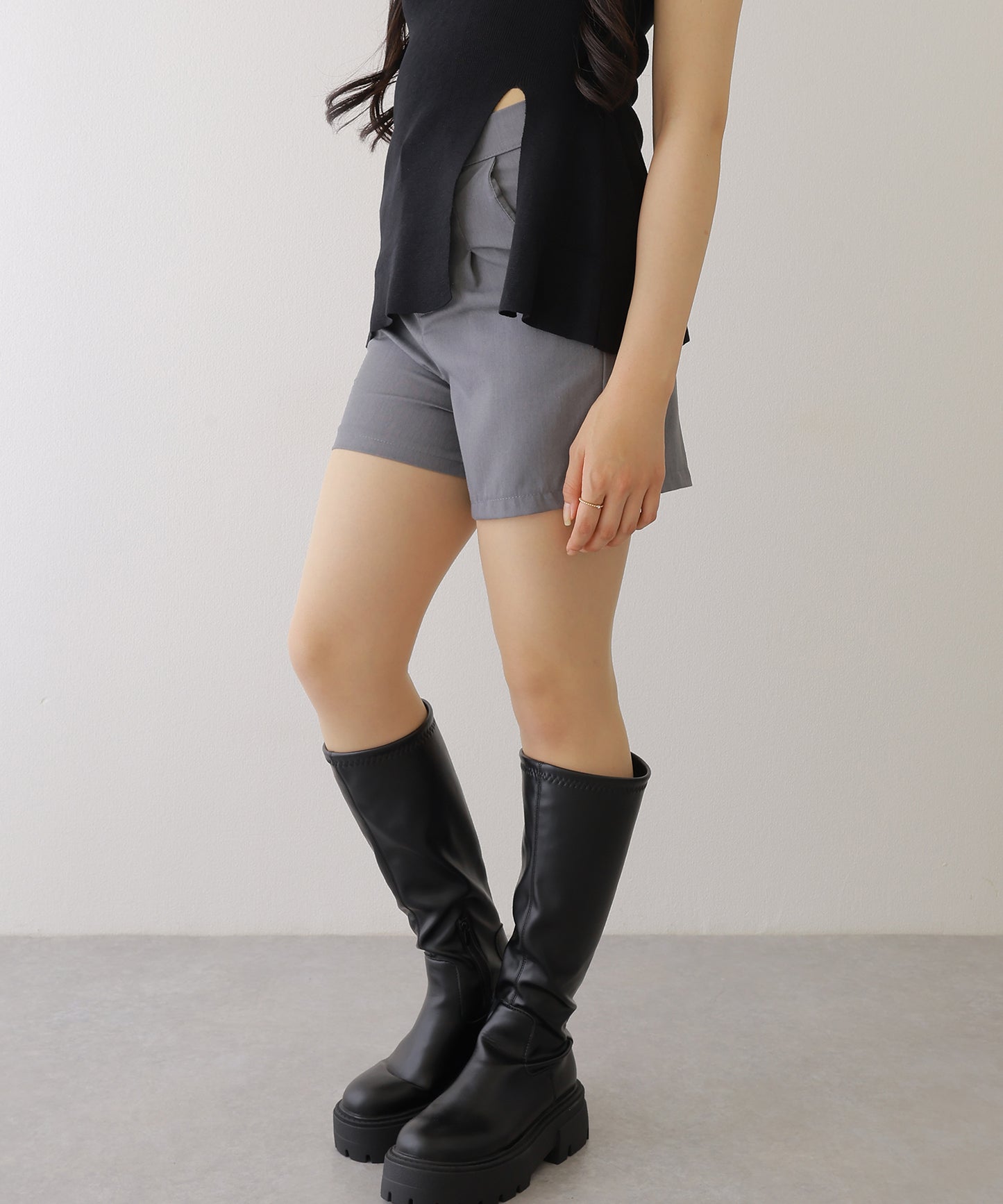 タック ハイウエスト フレア ショート パンツ