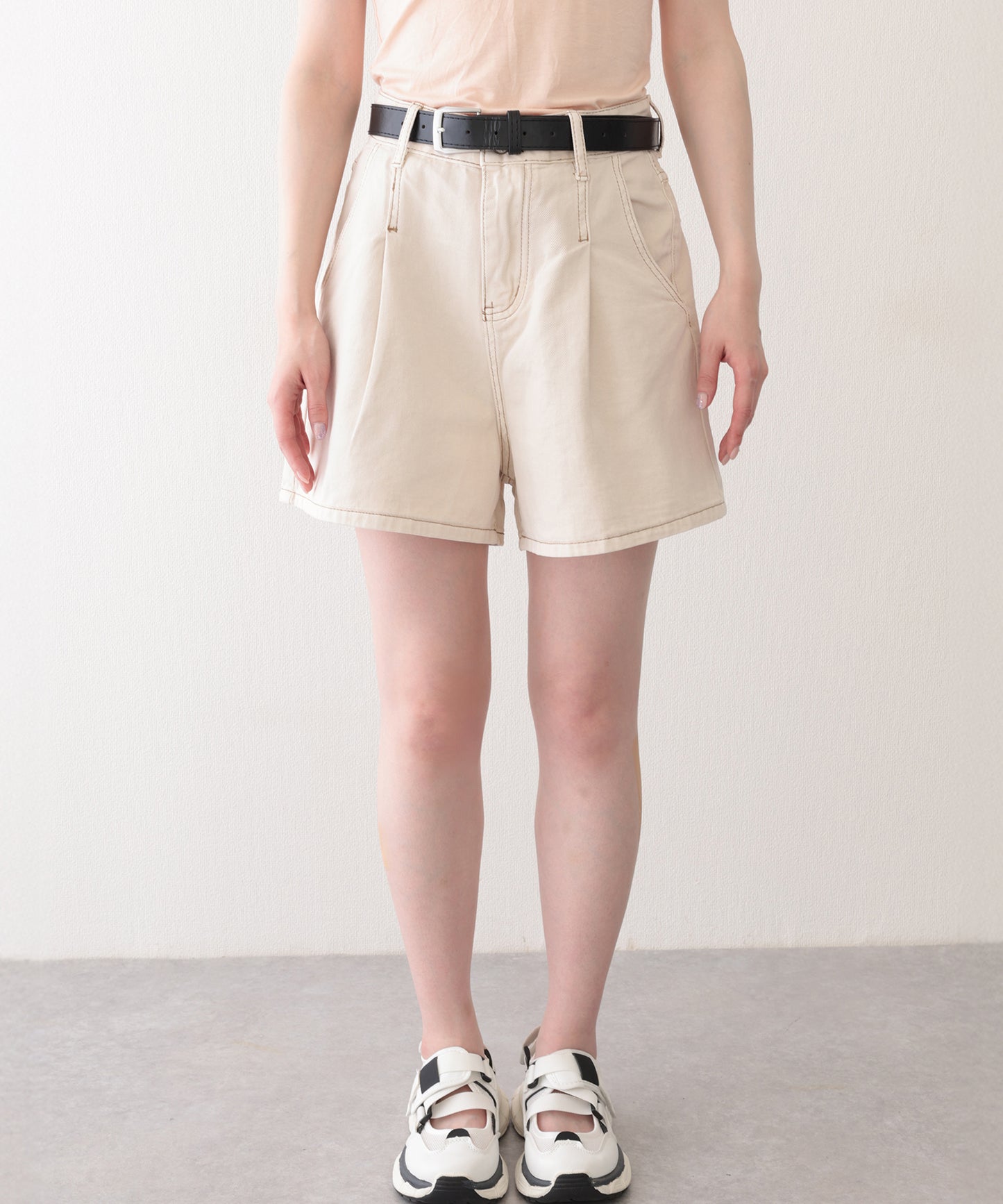 タック ステッチ入り ハイウエスト Aライン デニム ショートパンツ