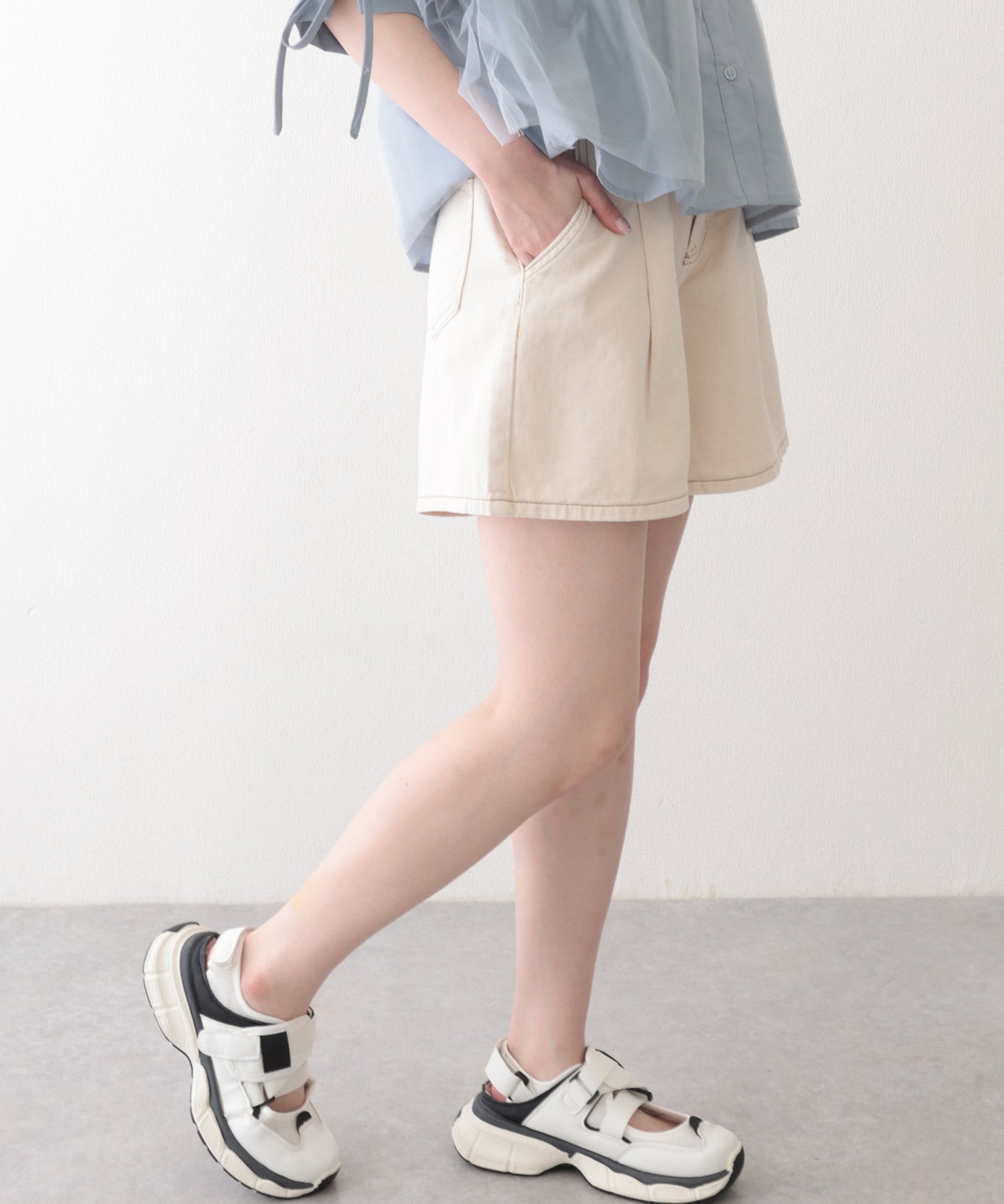 タック ステッチ入り ハイウエスト Aライン デニム ショートパンツ