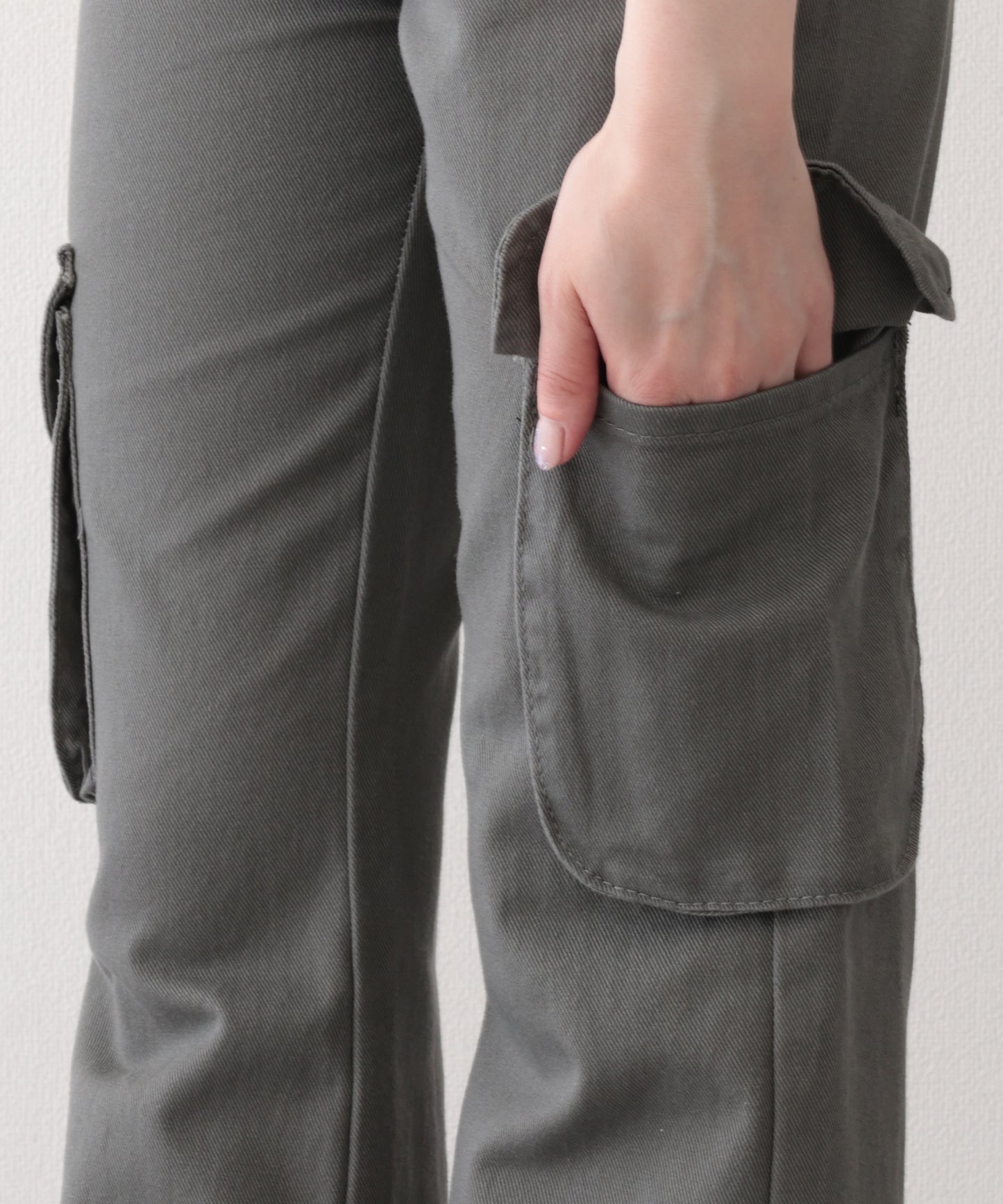 ハトメ ベルト付き ハイウエスト フレア カーゴパンツ