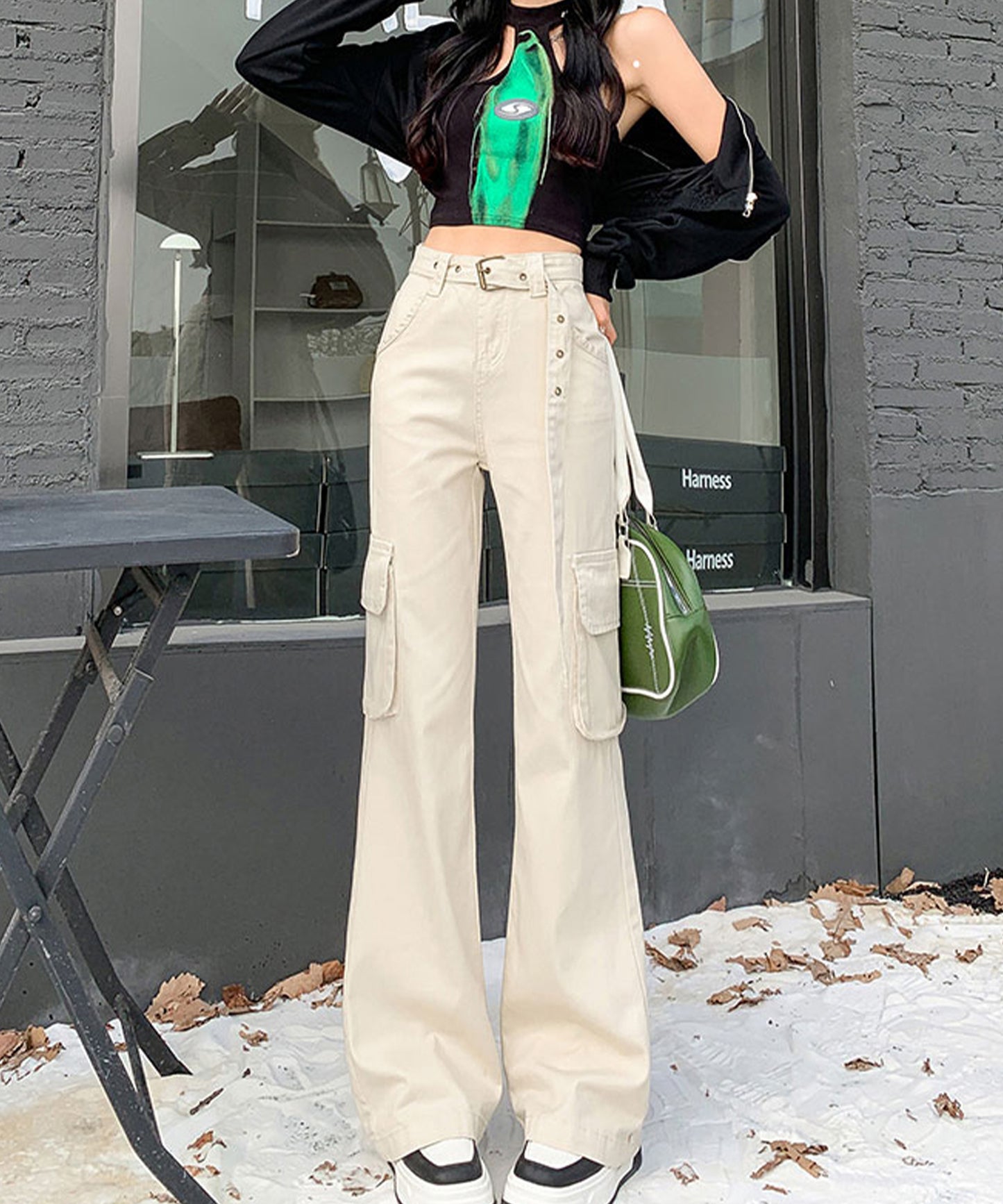 ハトメ ベルト付き ハイウエスト フレア カーゴパンツ