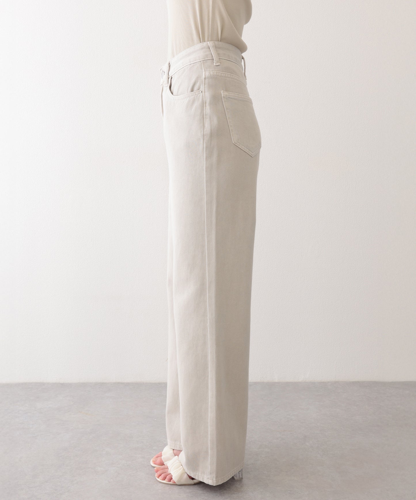 ハイウエスト ベーシック レザー調パッチ付き ストレート デニムパンツ