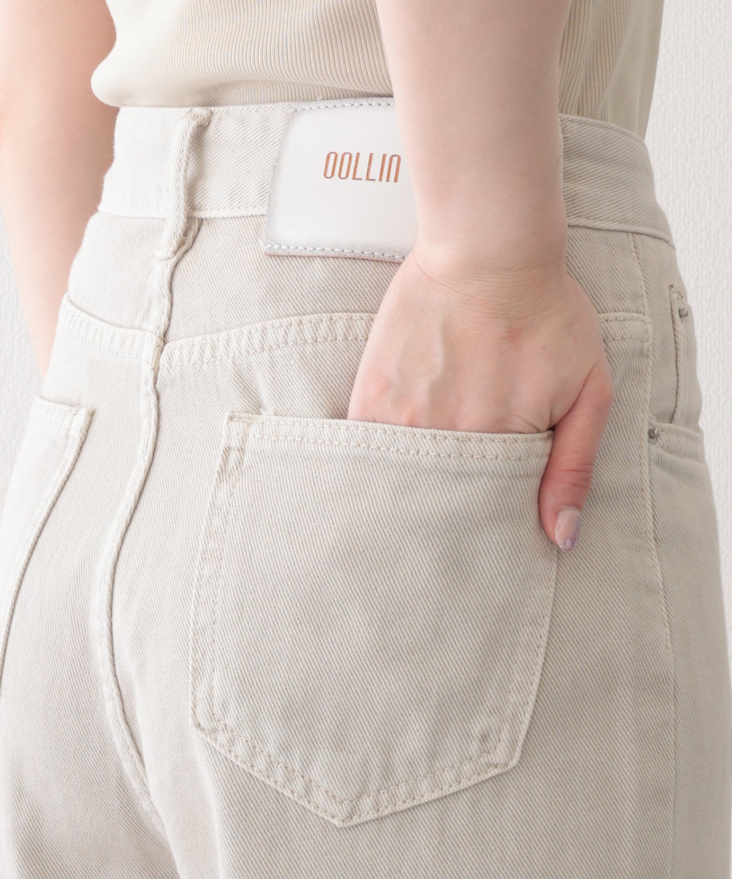 ハイウエスト ベーシック レザー調パッチ付き ストレート デニムパンツ