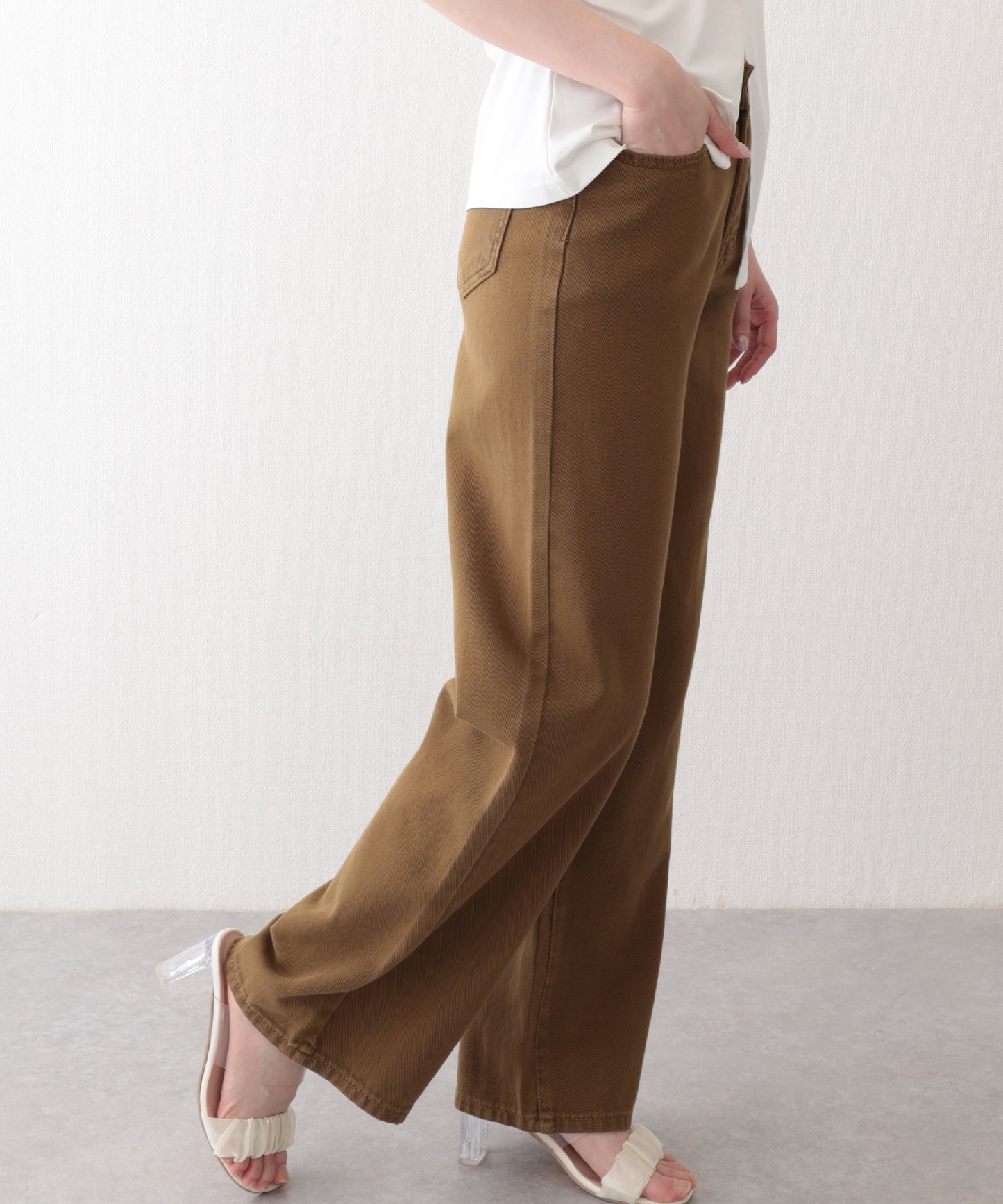 ハイウエスト ベーシック レザー調パッチ付き ストレート デニムパンツ