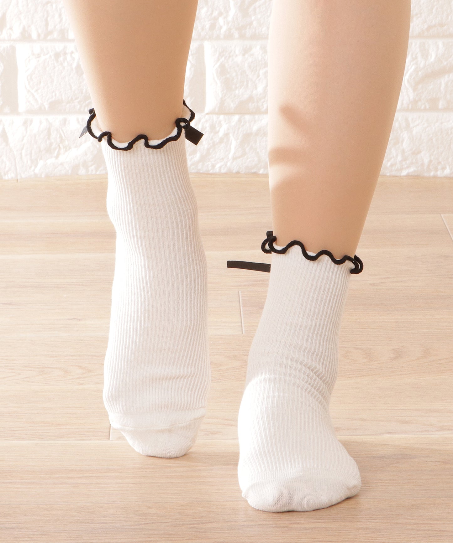 【4足セット】バックリボンメロウフリルクルーソックス