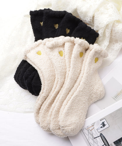 【8足セット】ハート刺繍付きふわもこショートソックス