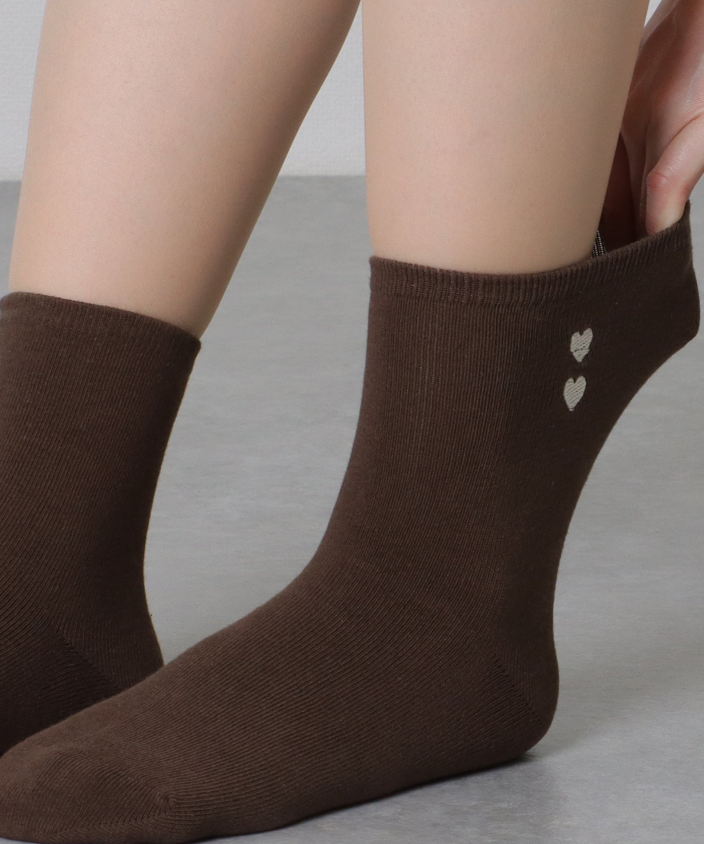 【6足セット】 ソリッドカラー ハート 刺繍付 クルー丈 ソックス
