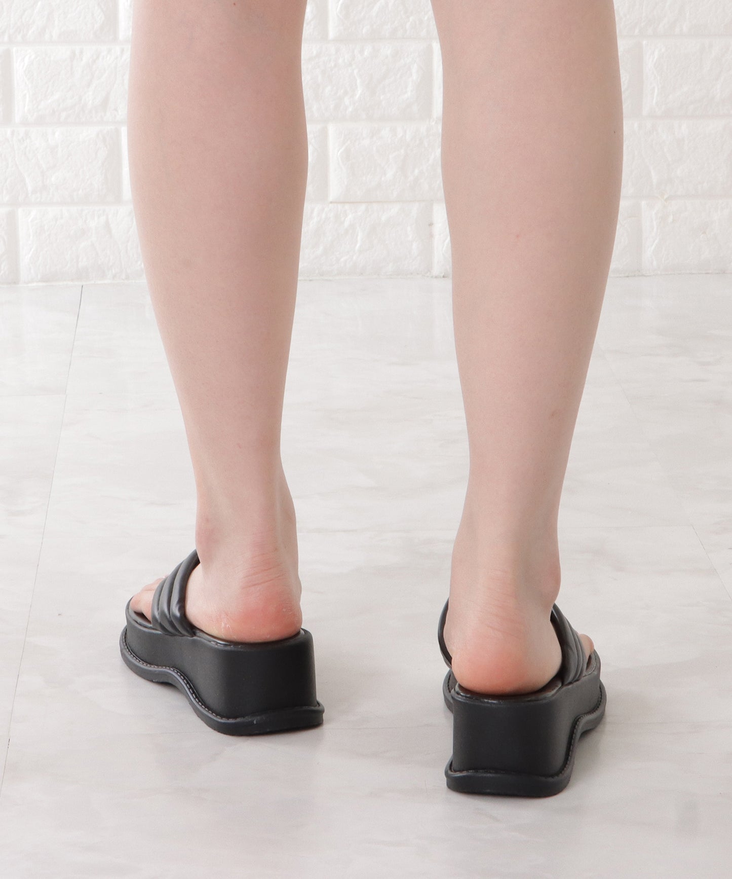 コンフォート厚底トングサンダル