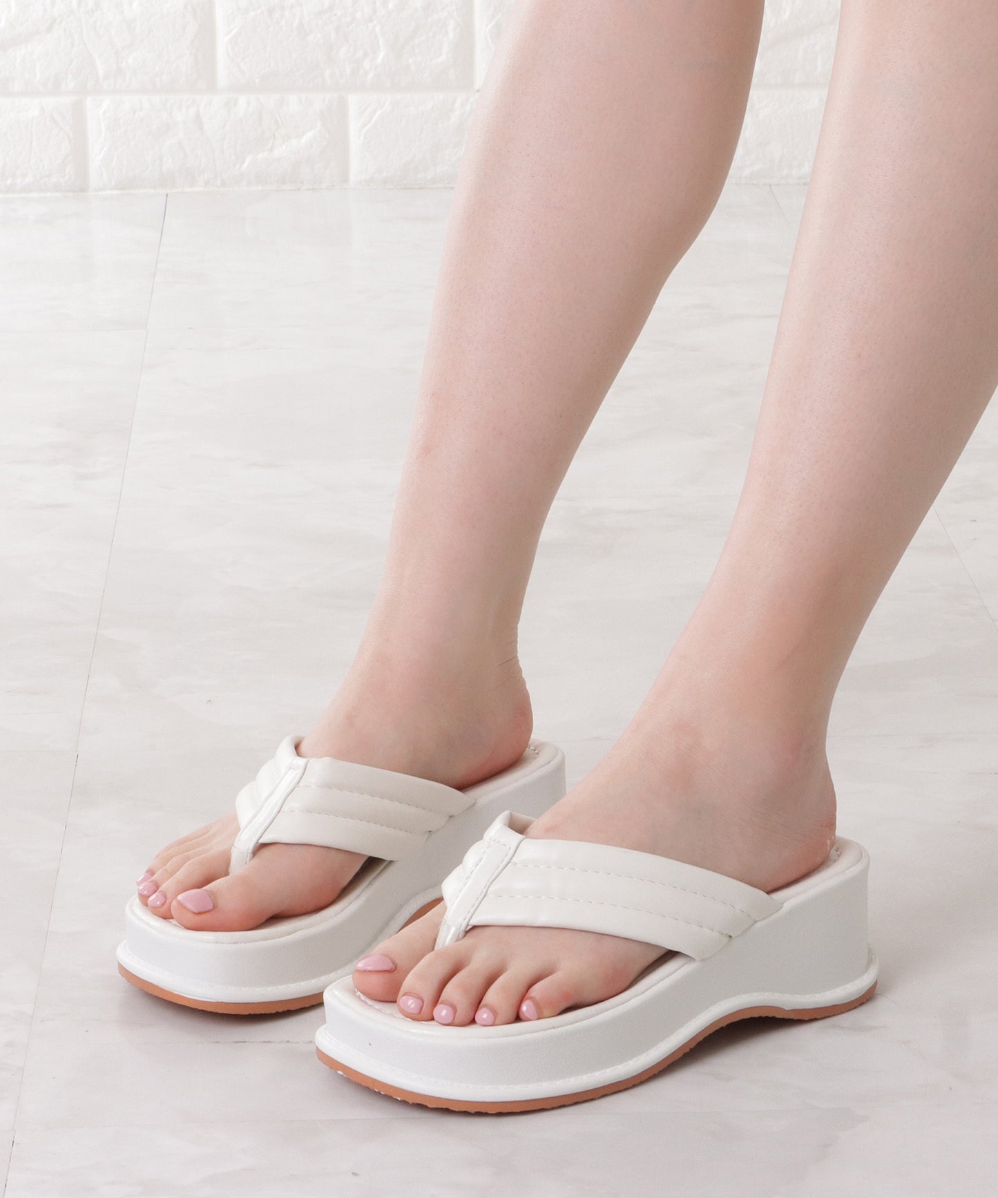 コンフォート厚底トングサンダル