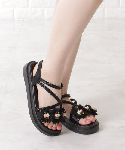 花モチーフ付き編みストラップサンダル