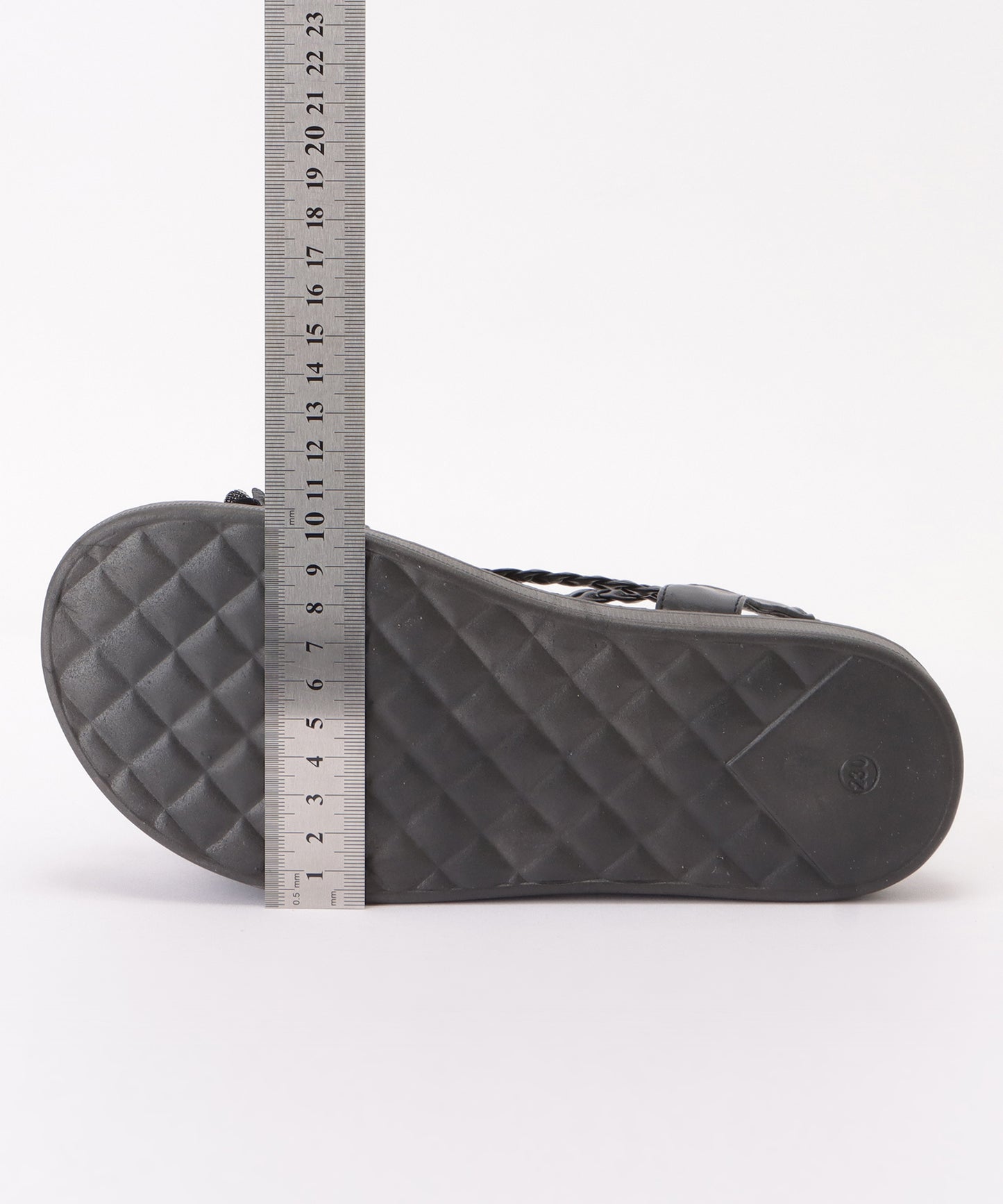 花モチーフ付き編みストラップサンダル