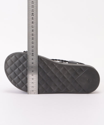 花モチーフ付き編みストラップサンダル