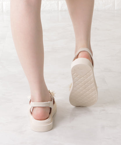 花モチーフ付き編みストラップサンダル